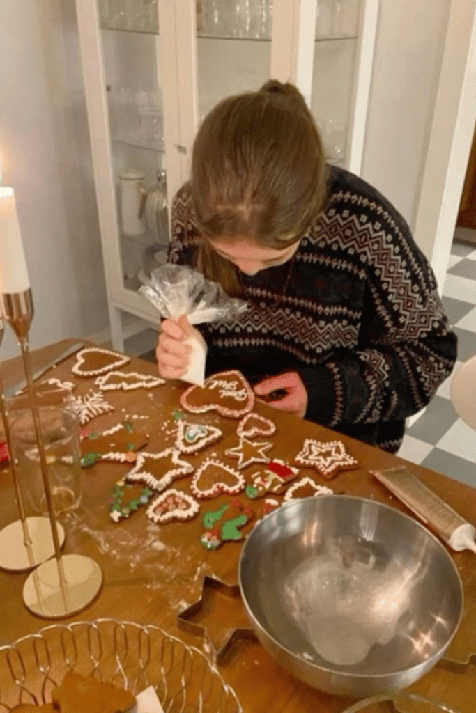 Twelve Days of Kindness Countdown | 23 Cute Christmas Traditions You'll Want to Start This Holiday Season